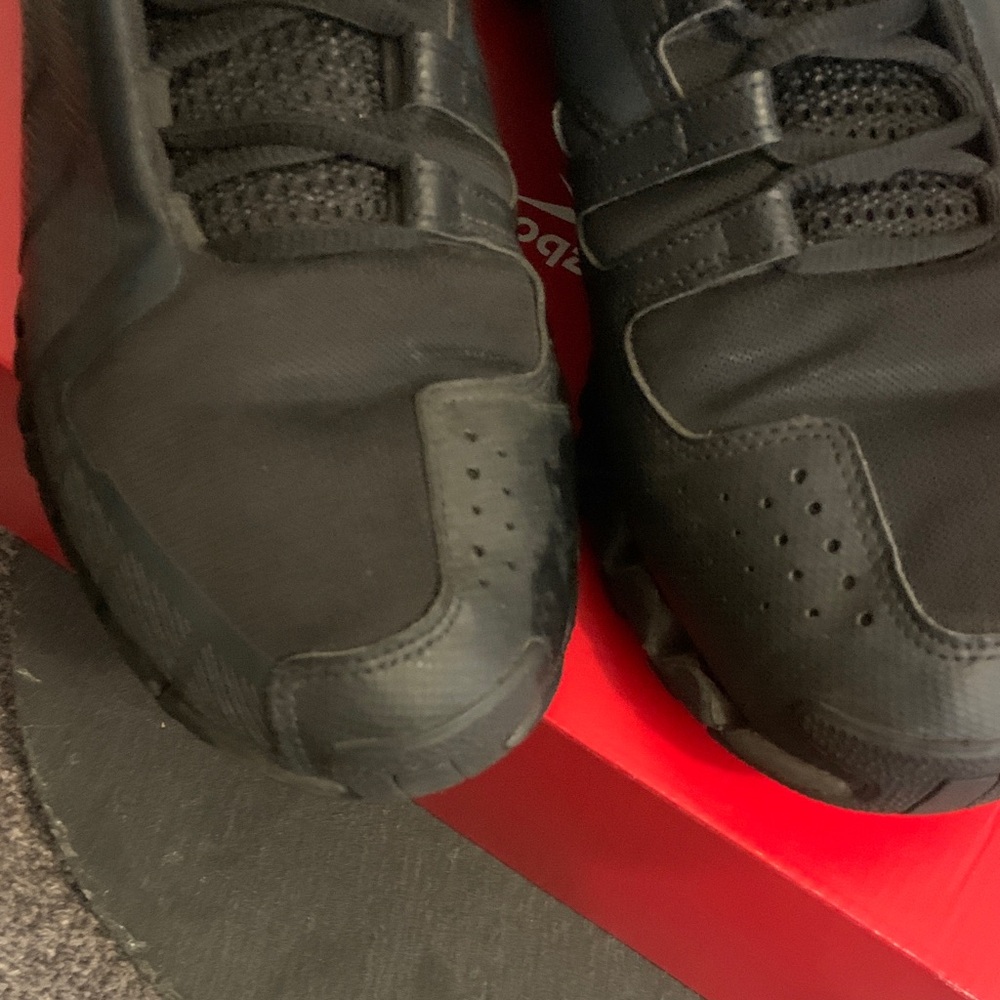 Reebok Men's All-Black Athletic Shoes - Picture 3 of 13